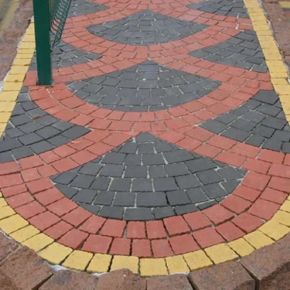 Тротуарная плитка "Львовский камень" красная 40 мм